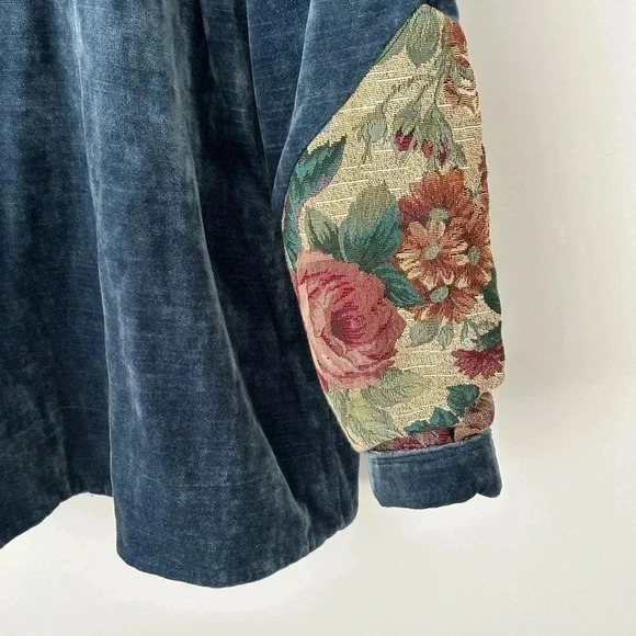 Vintage Custom Blue Velvet and Tapestry Floral Women's Jacket - Picture 12 of 14